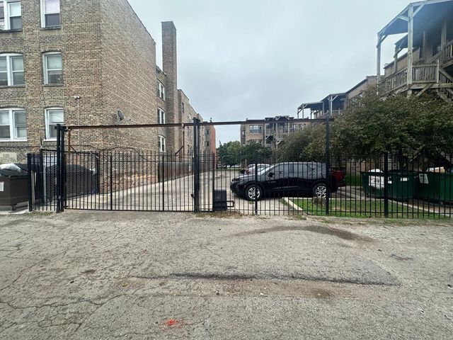 4354 W Washington Boulevard 301, Chicago, IL 60624