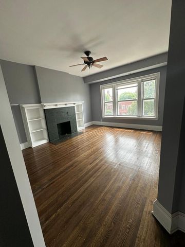 4354 W Washington Boulevard 301, Chicago, IL 60624