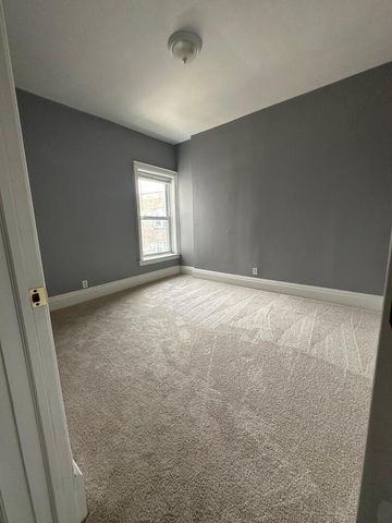 4354 W Washington Boulevard 301, Chicago, IL 60624
