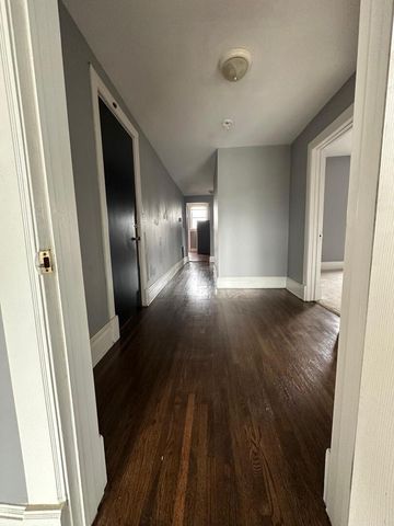 4354 W Washington Boulevard 301, Chicago, IL 60624