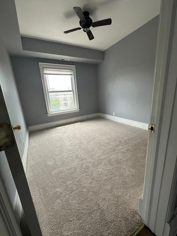 4354 W Washington Boulevard 301, Chicago, IL 60624