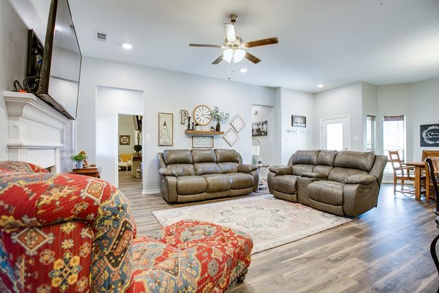 1902 Case Ave, San Angelo, TX 76904