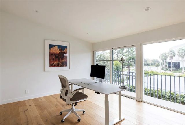 1504 Westcliff Drive 5, Newport Beach, CA 92660