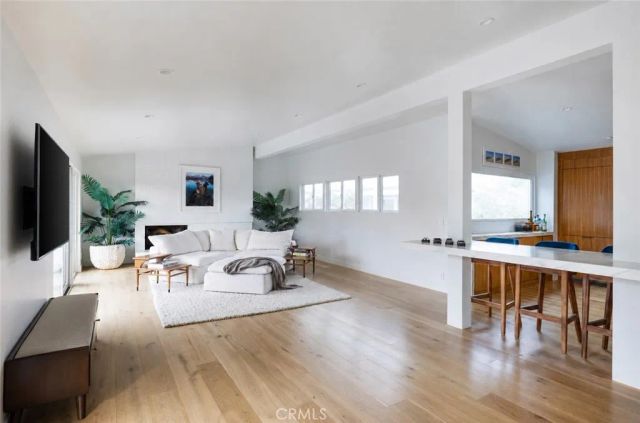 1504 Westcliff Drive 5, Newport Beach, CA 92660
