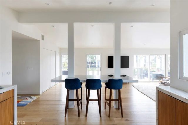 1504 Westcliff Drive 5, Newport Beach, CA 92660