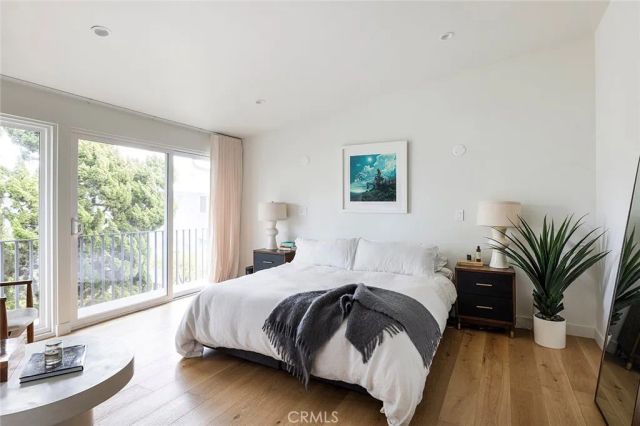 1504 Westcliff Drive 5, Newport Beach, CA 92660