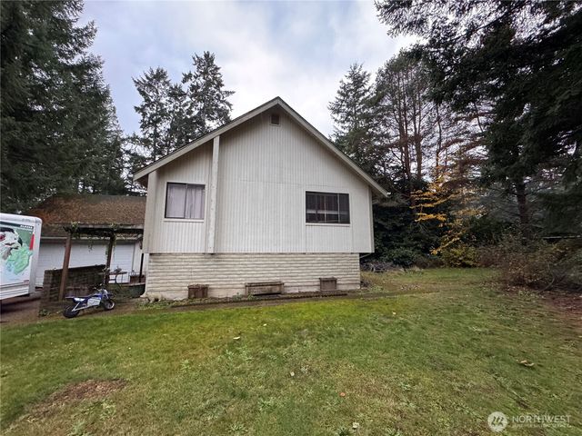 131 NE Rainbow Place N, Belfair, WA 98528