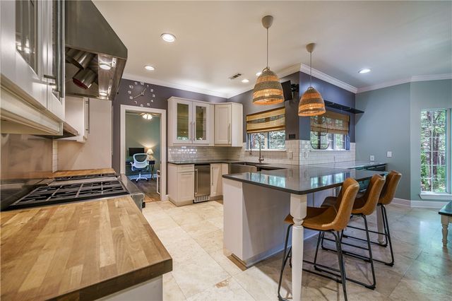 5723 E Estate View Road, Fayetteville, AR 72703