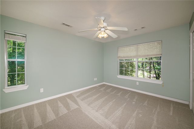 5723 E Estate View Road, Fayetteville, AR 72703