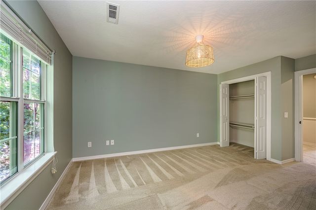 5723 E Estate View Road, Fayetteville, AR 72703