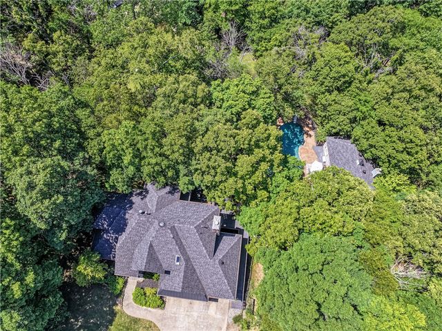 5723 E Estate View Road, Fayetteville, AR 72703