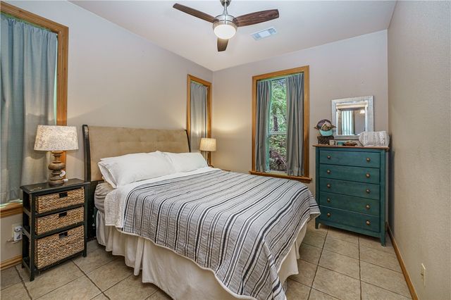 5723 E Estate View Road, Fayetteville, AR 72703