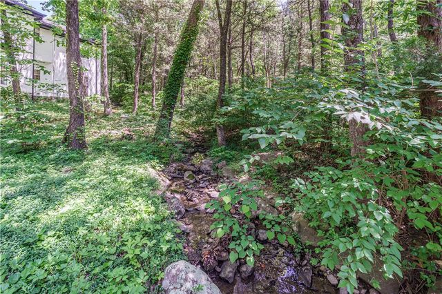 5723 E Estate View Road, Fayetteville, AR 72703