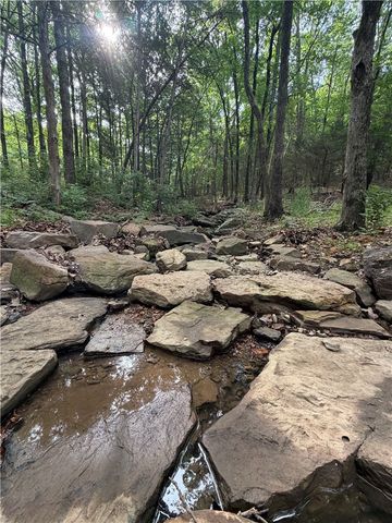 5723 E Estate View Road, Fayetteville, AR 72703