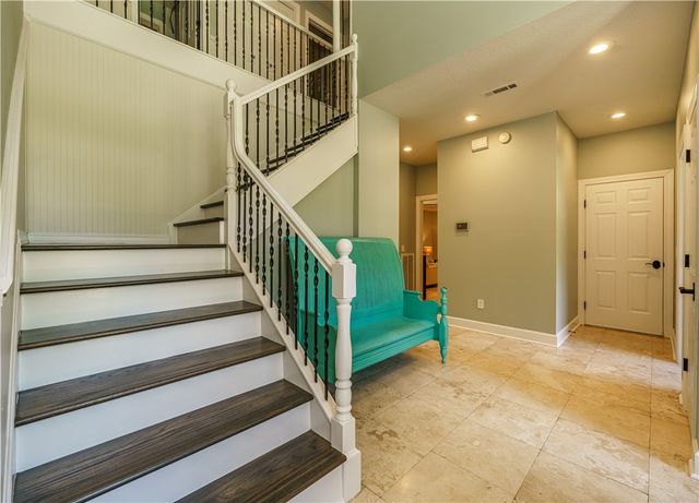 5723 E Estate View Road, Fayetteville, AR 72703
