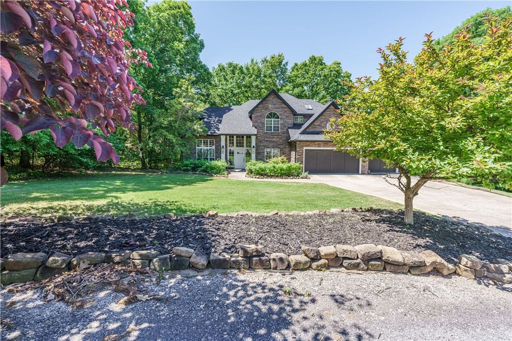 5723 E Estate View Road, Fayetteville, AR 72703