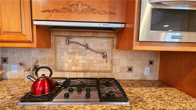 13367 Apple Blossom Lane, Apple Valley, CA 92308