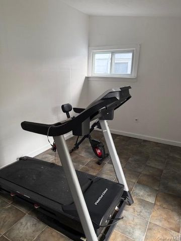 112 Gun Lane, Levittown, NY 11756