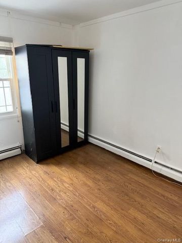 112 Gun Lane, Levittown, NY 11756