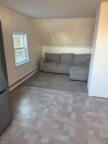 112 Gun Lane, Levittown, NY 11756