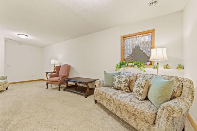 2603 Margaret Street N, North Saint Paul, MN 55109