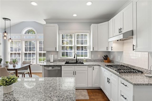 108 Duffield Court, Kernersville, NC 27284