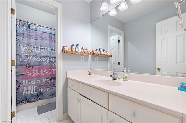108 Duffield Court, Kernersville, NC 27284