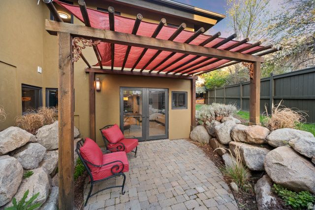10280 S DIMPLE DELL RD, Sandy, UT 84092