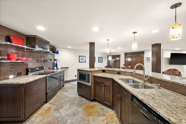 10280 S DIMPLE DELL RD, Sandy, UT 84092