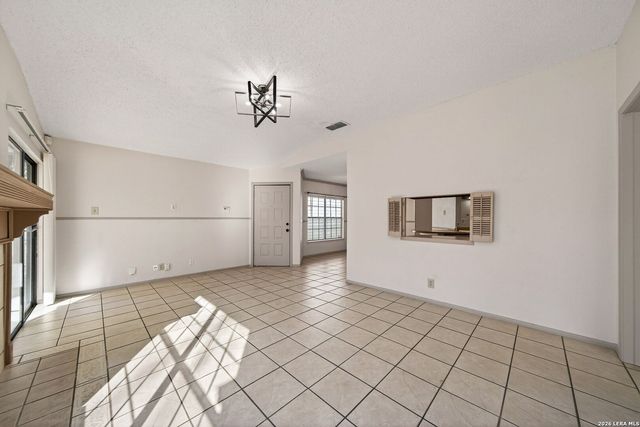 3916 Chimney Springs, San Antonio, TX 78247