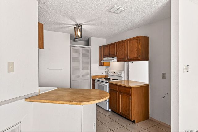 3916 Chimney Springs, San Antonio, TX 78247