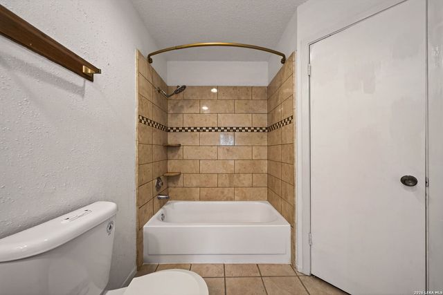 3916 Chimney Springs, San Antonio, TX 78247