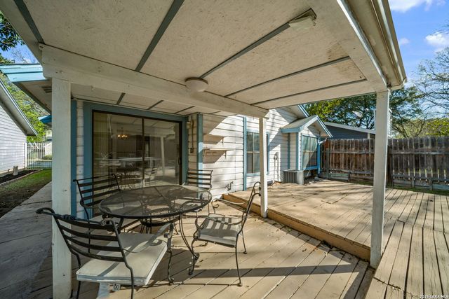 3916 Chimney Springs, San Antonio, TX 78247