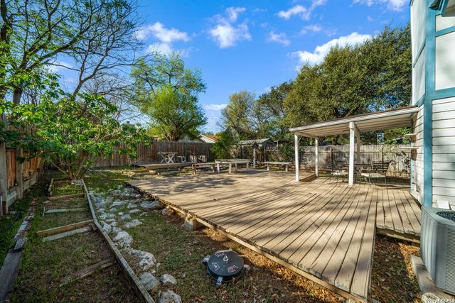 3916 Chimney Springs, San Antonio, TX 78247