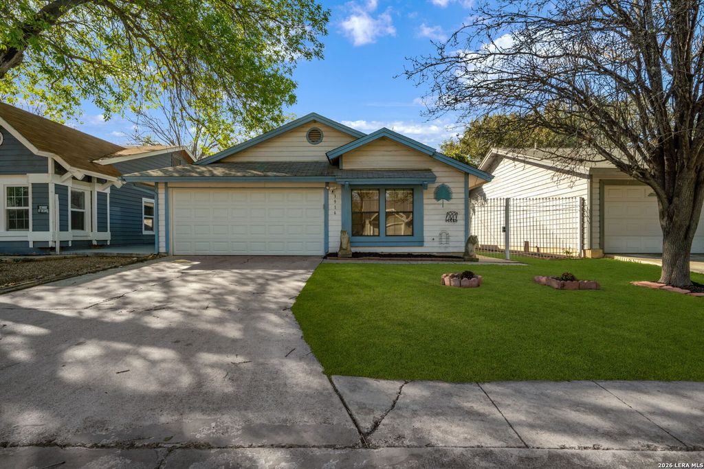 3916 Chimney Springs, San Antonio, TX 78247