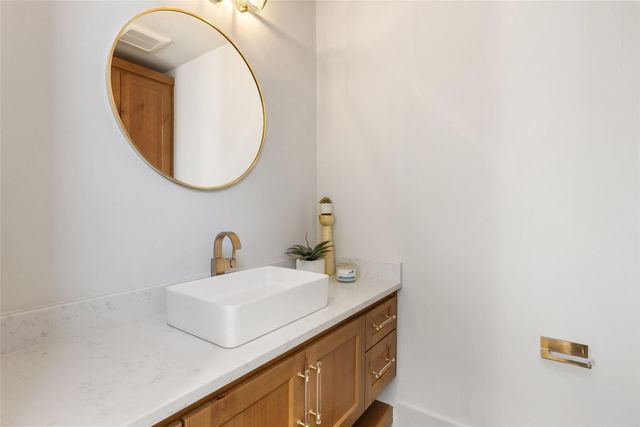 175 Pointview DR, Granite Shoals, TX 78654