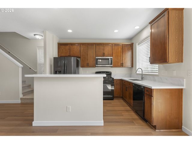 4866 Se SANDALWOOD St, Hillsboro, OR 97123