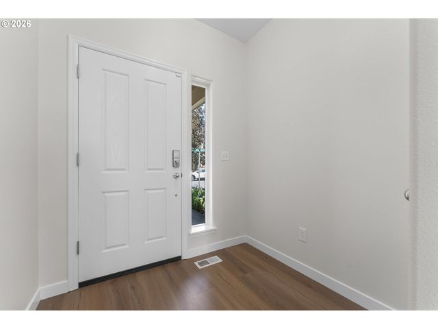 4866 Se SANDALWOOD St, Hillsboro, OR 97123