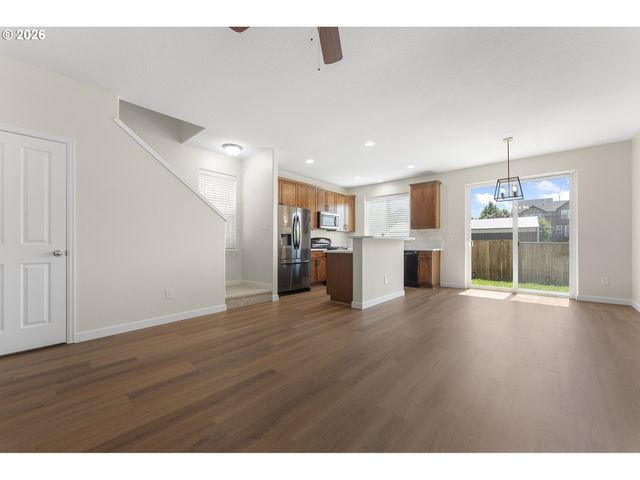 4866 Se SANDALWOOD St, Hillsboro, OR 97123