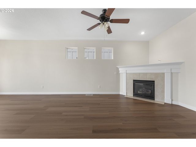 4866 Se SANDALWOOD St, Hillsboro, OR 97123