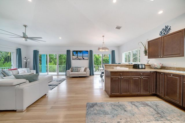 191 Carroll Street, Upper Matecumbe Key Islamorada, FL 33036