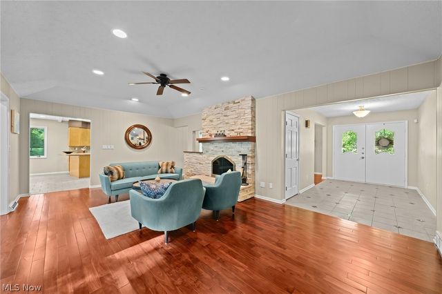 4830 Som Center Road, Moreland Hills, OH 44022