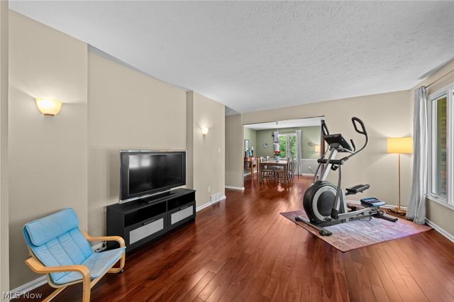 4830 Som Center Road, Moreland Hills, OH 44022