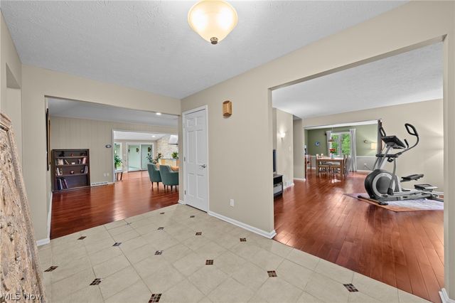 4830 Som Center Road, Moreland Hills, OH 44022