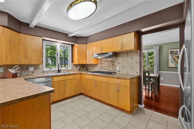 4830 Som Center Road, Moreland Hills, OH 44022