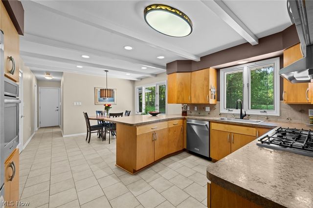 4830 Som Center Road, Moreland Hills, OH 44022