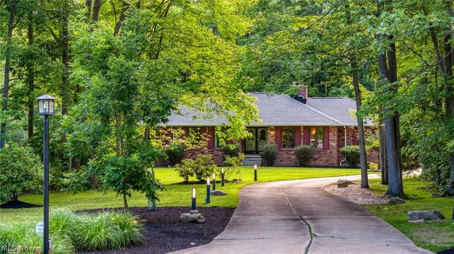 4830 Som Center Road, Moreland Hills, OH 44022