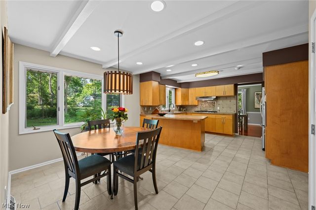 4830 Som Center Road, Moreland Hills, OH 44022