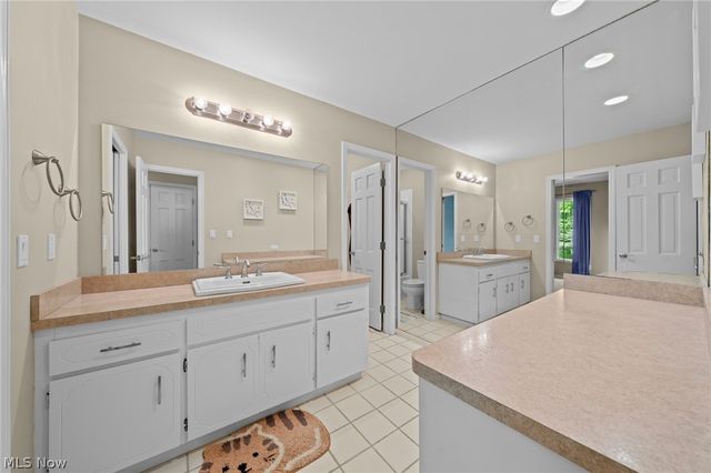 4830 Som Center Road, Moreland Hills, OH 44022