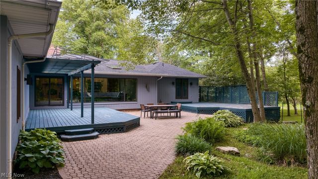 4830 Som Center Road, Moreland Hills, OH 44022